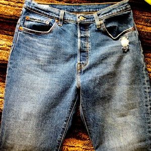 501 Levi’s women cropped jeans